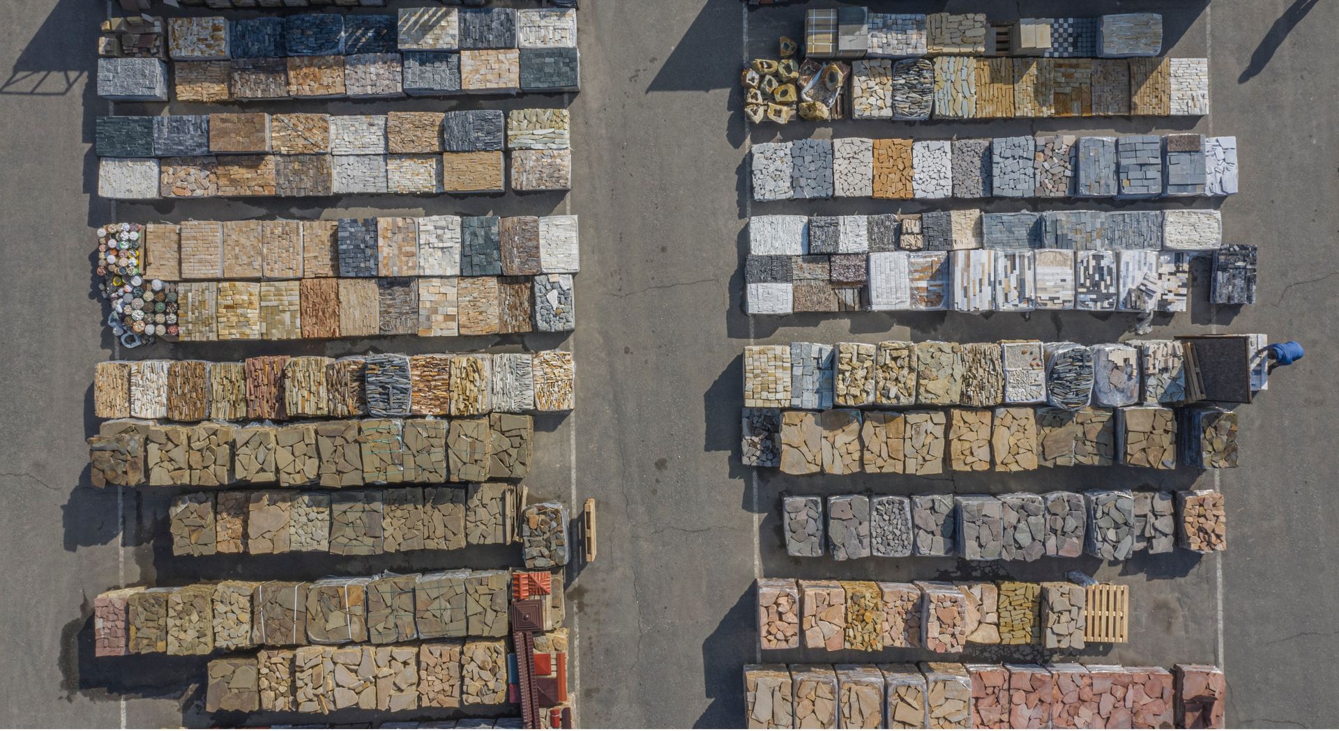 Stone product staged and stocked at the Stone Creek Midwest yard
